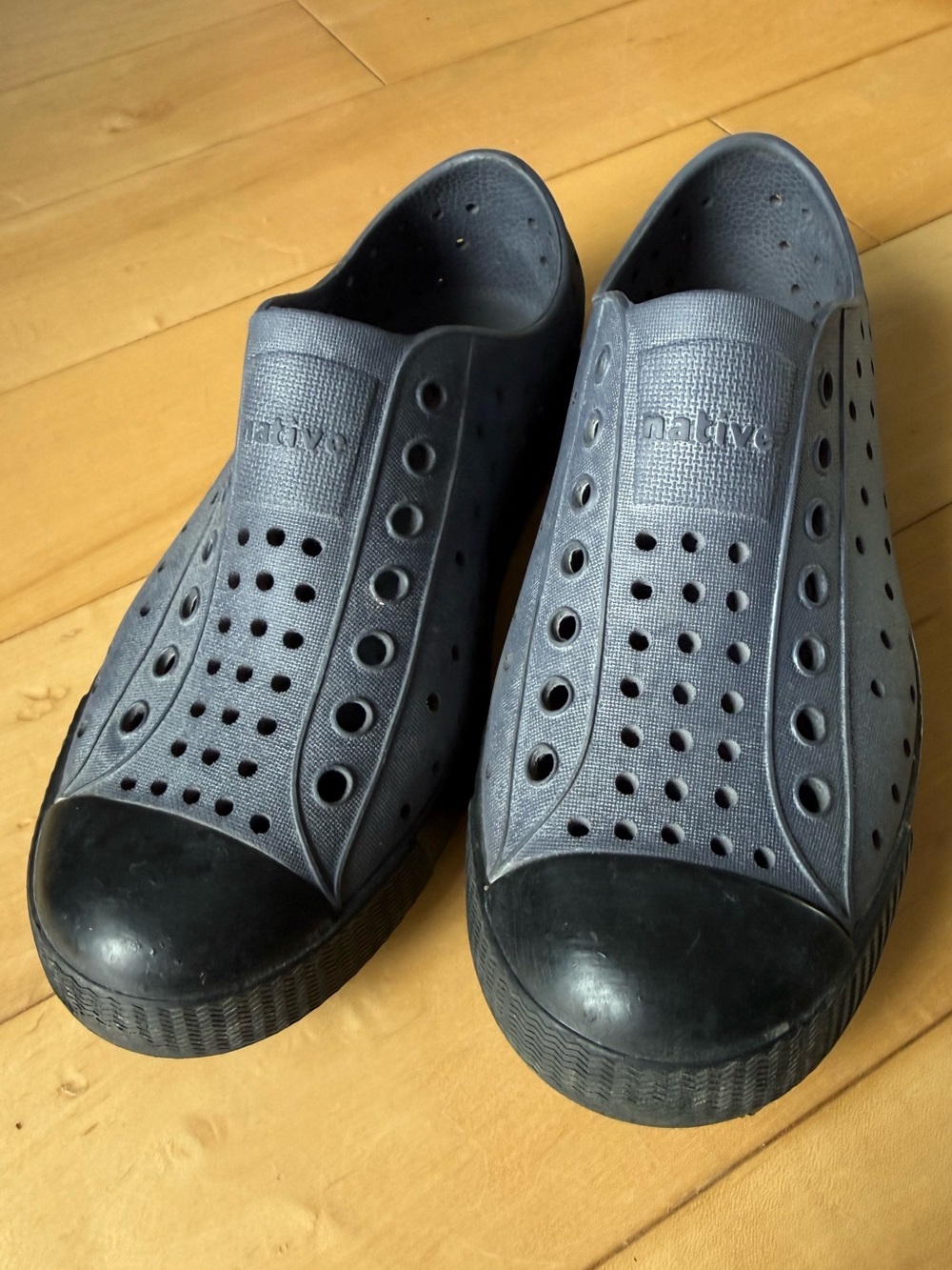 Native Jefferson grey kids shoes C13